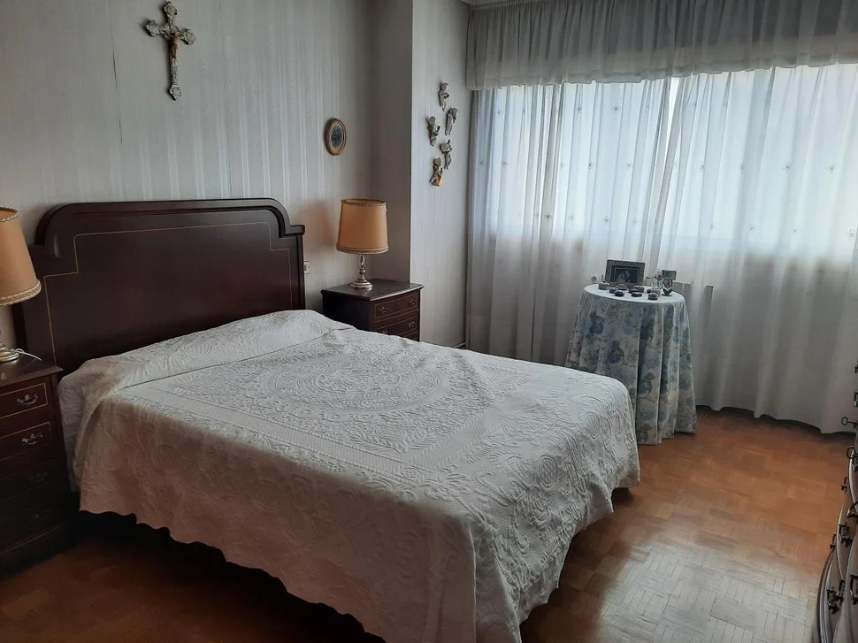 Piso con ascensor y garaje en el centro, ferrol