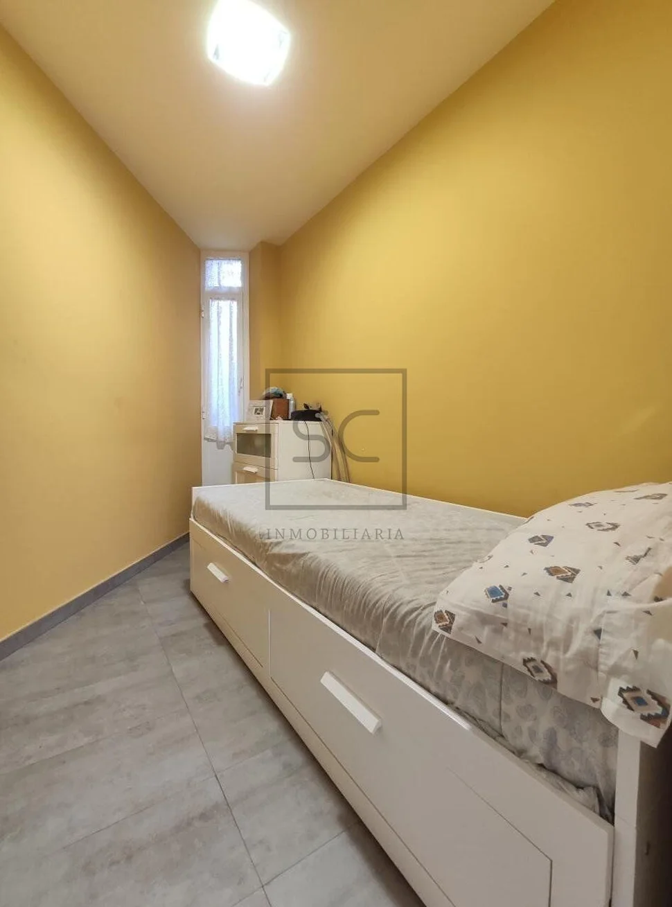 Se vende piso reformado en primera línea de playa en el centro, ares