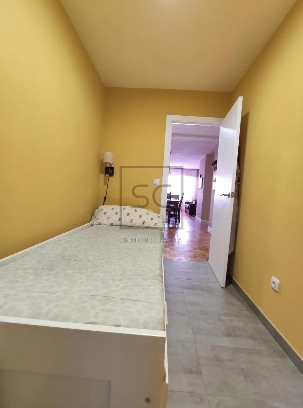 Se vende piso reformado en primera línea de playa en el centro, ares