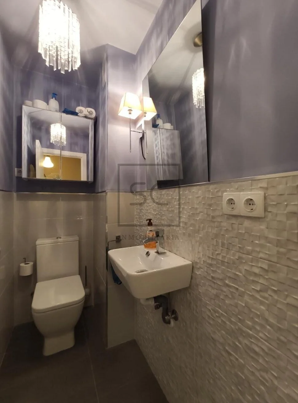 Se vende piso reformado en primera línea de playa en el centro, ares