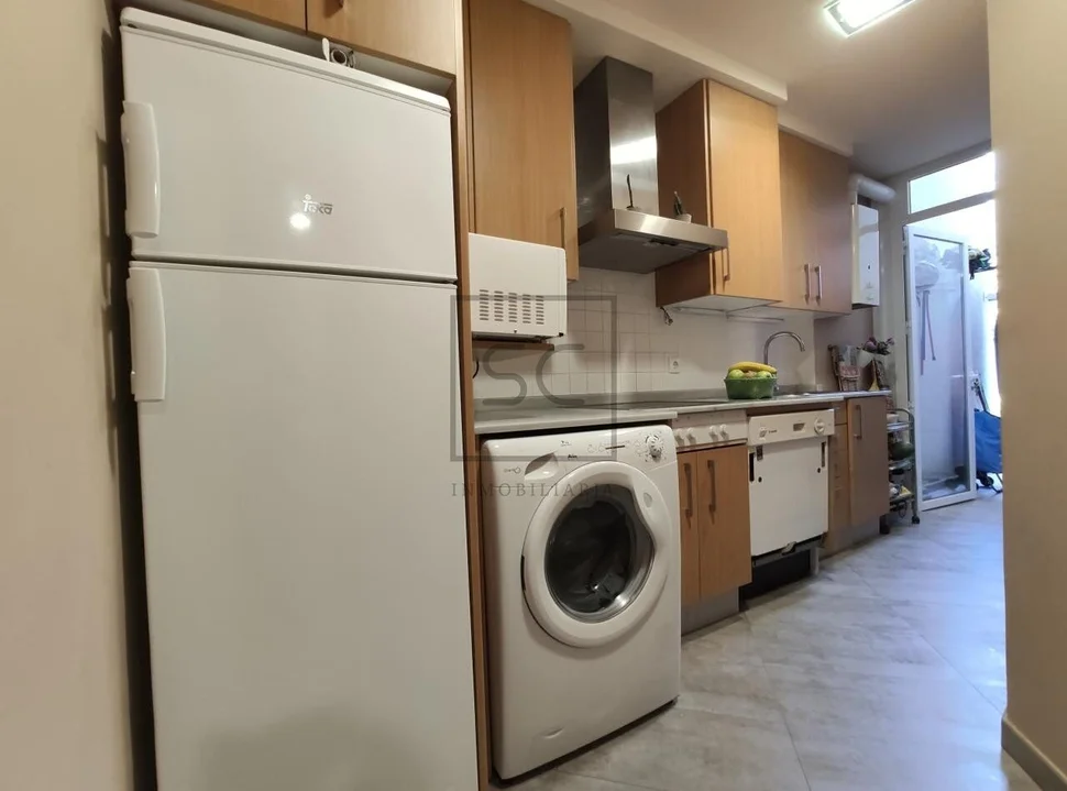 Se vende piso reformado en primera línea de playa en el centro, ares