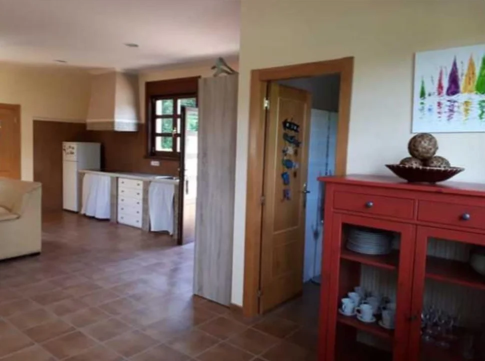 Casa con Finca y Bodega en Pazos