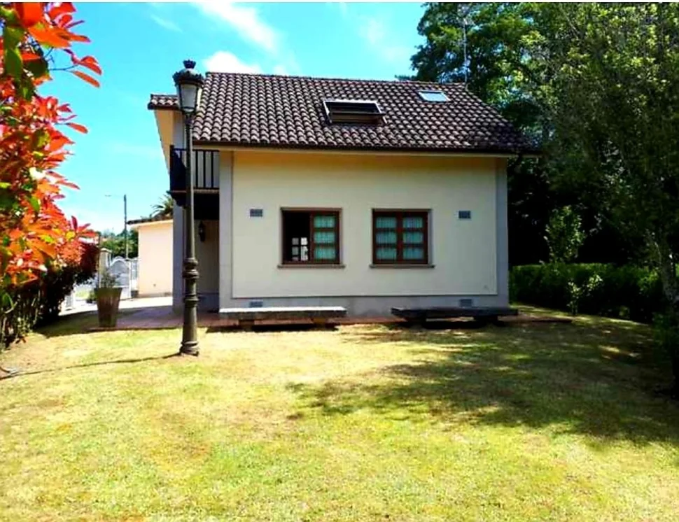 Casa con Finca y Bodega en Pazos