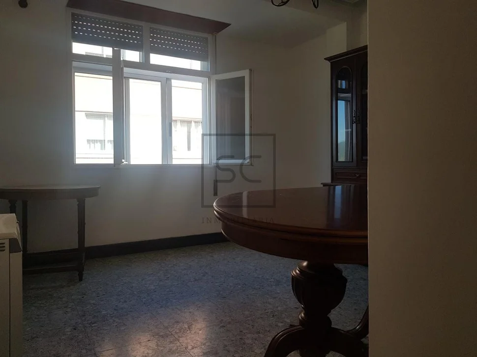 Dos pisos por el precio de uno en santa marina, ferrol