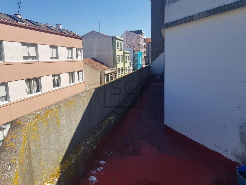 Dos pisos por el precio de uno en santa marina, ferrol