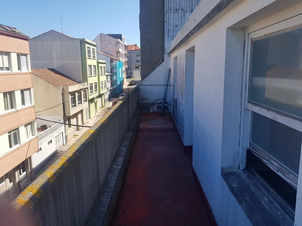 Dos pisos por el precio de uno en santa marina, ferrol