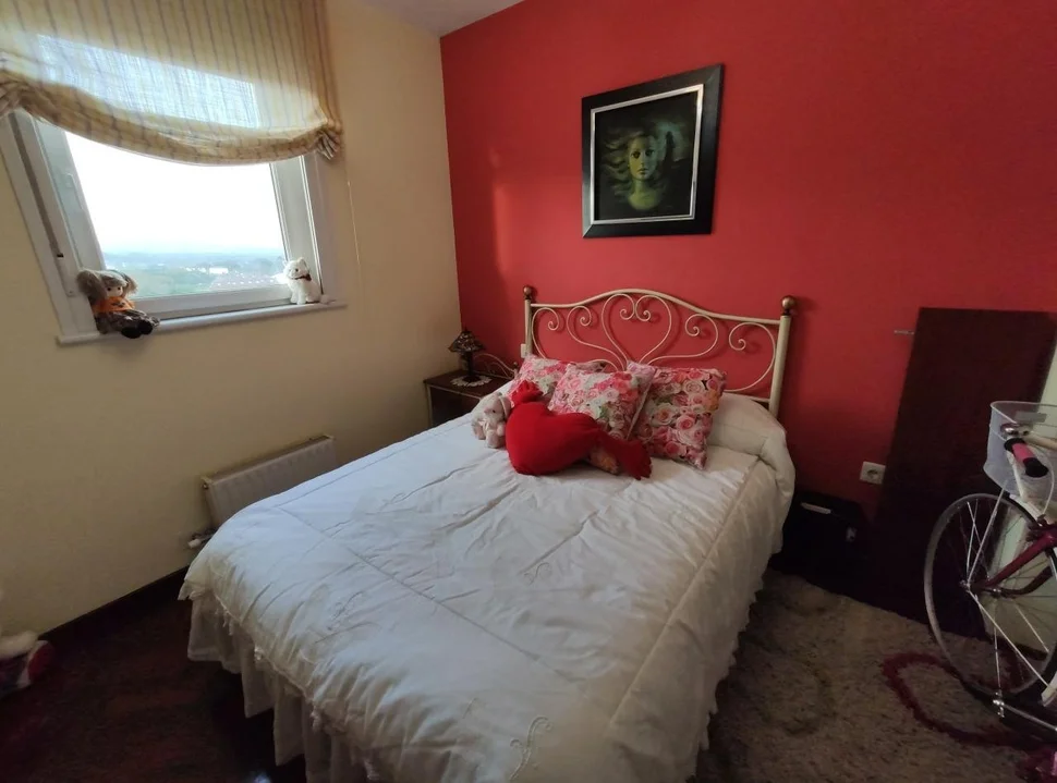 Se vende duplex en plaza de galicia, naron