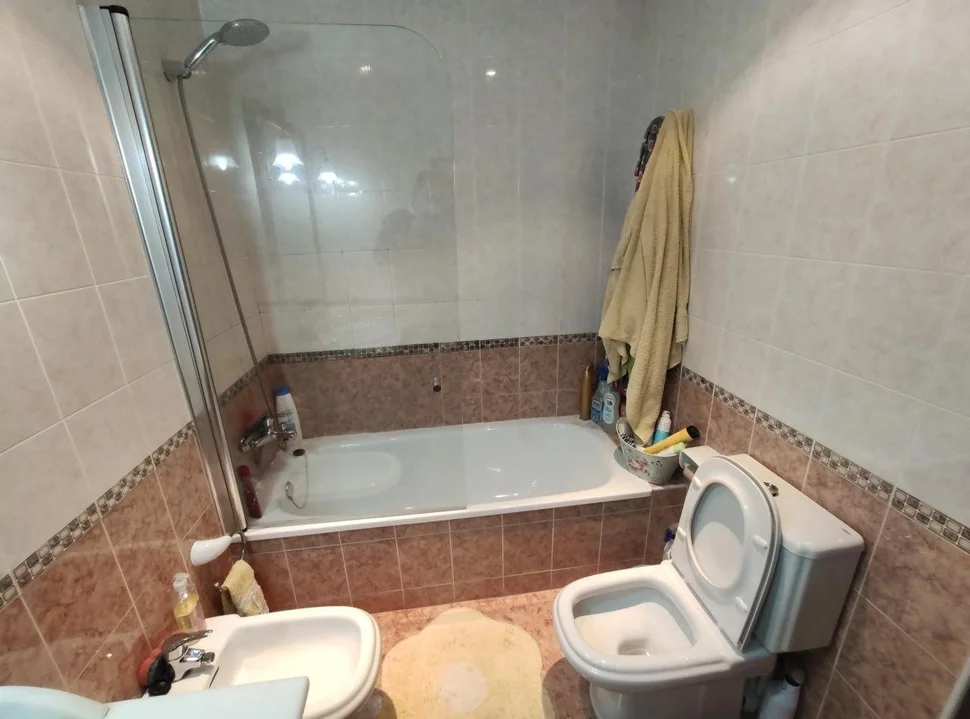 Se vende duplex en plaza de galicia, naron