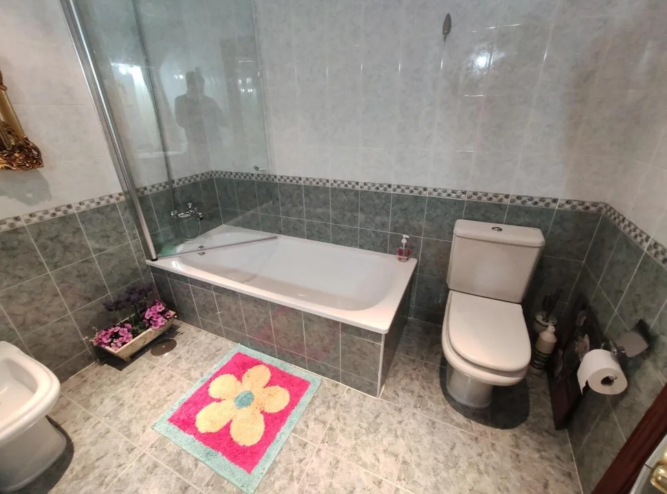 Se vende duplex en plaza de galicia, naron