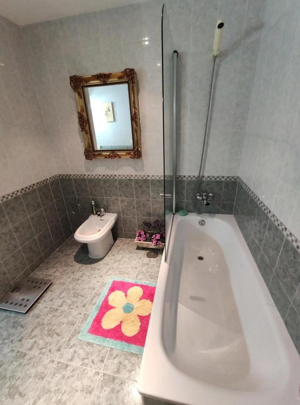 Se vende duplex en plaza de galicia, naron