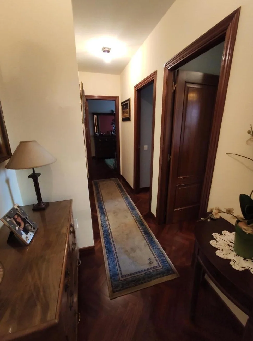 Se vende duplex en plaza de galicia, naron