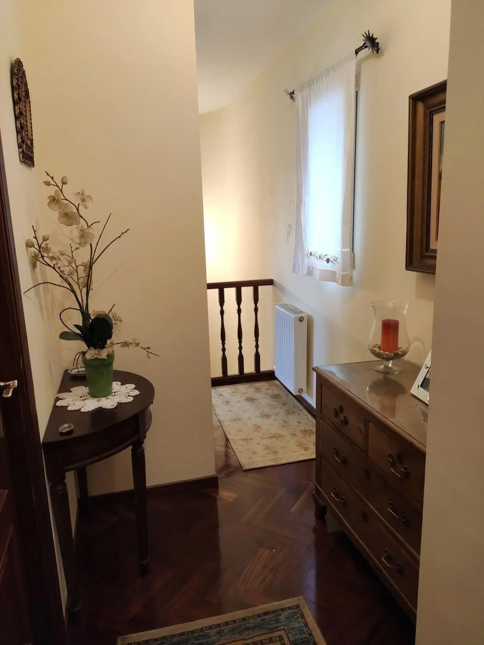 Se vende duplex en plaza de galicia, naron