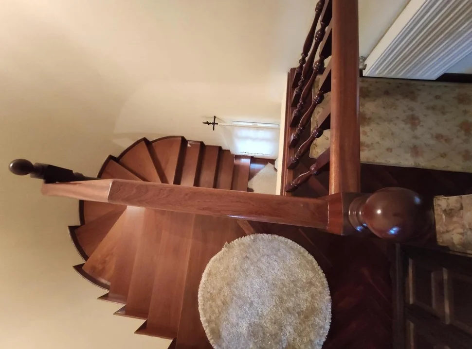 Se vende duplex en plaza de galicia, naron