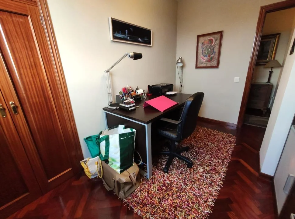 Se vende duplex en plaza de galicia, naron
