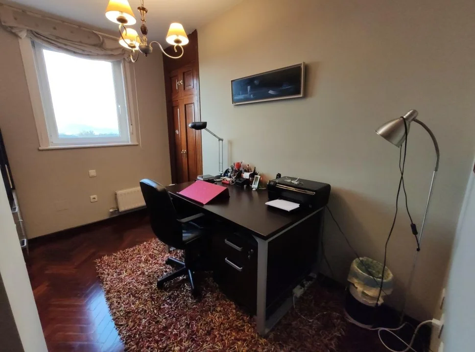 Se vende duplex en plaza de galicia, naron