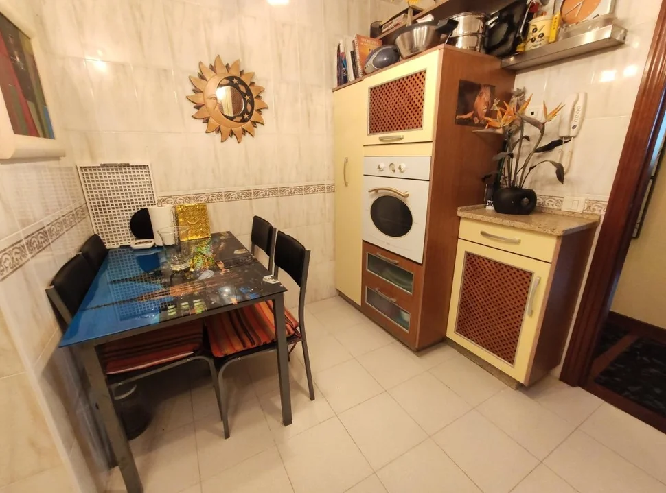 Se vende duplex en plaza de galicia, naron