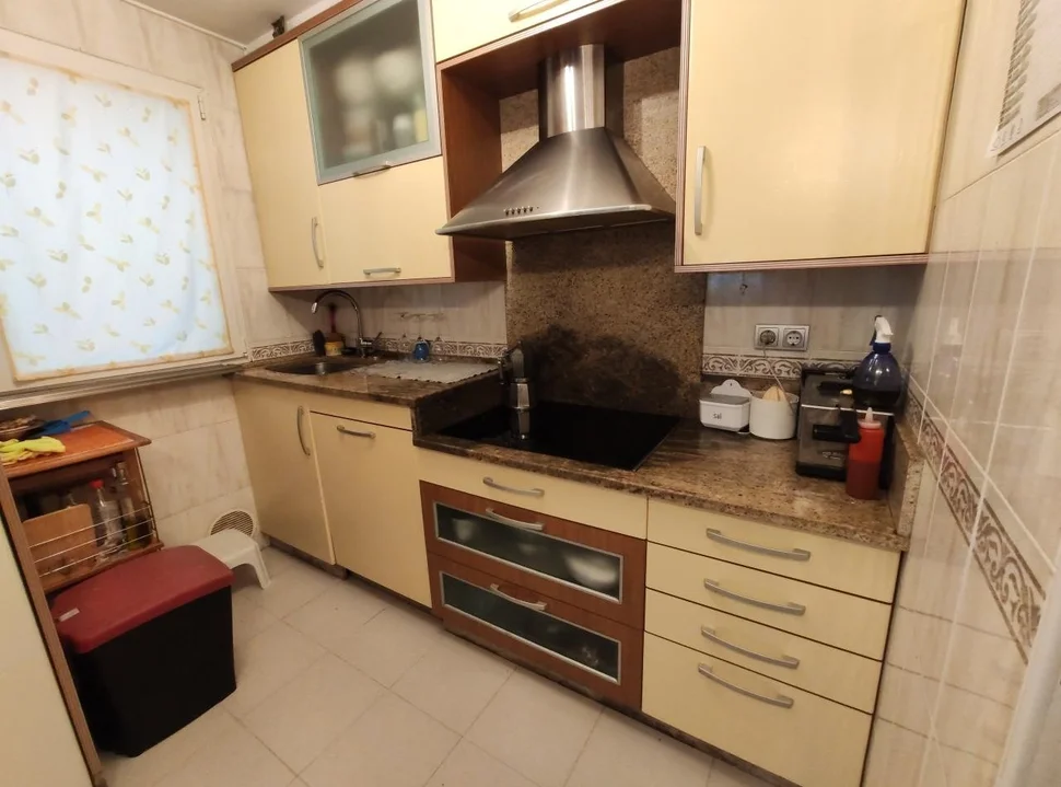 Se vende duplex en plaza de galicia, naron