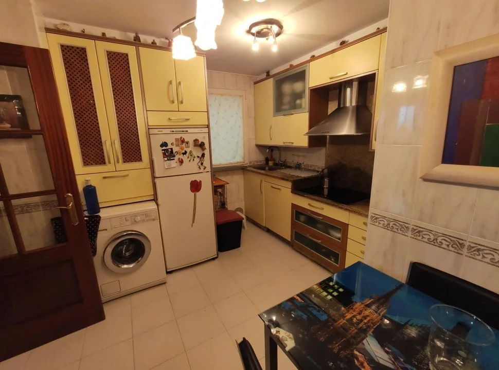 Se vende duplex en plaza de galicia, naron