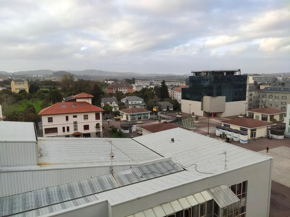 Se vende duplex en plaza de galicia, naron