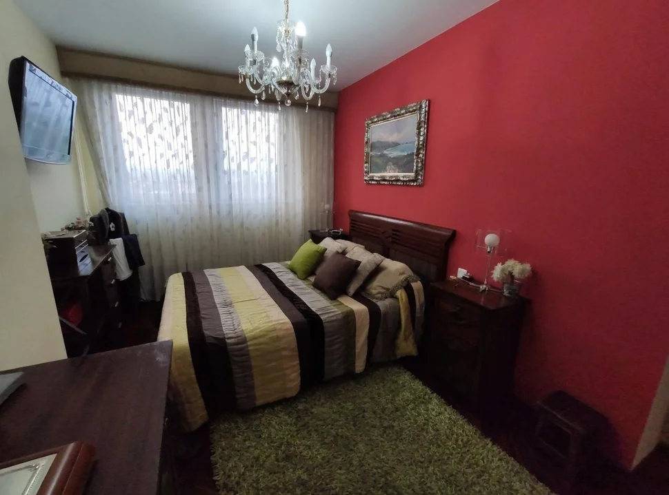 Se vende duplex en plaza de galicia, naron