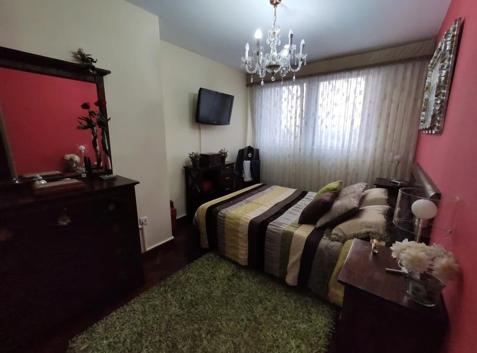 Se vende duplex en plaza de galicia, naron