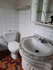 Se vende casa para reformar con gran finca en el val, narón