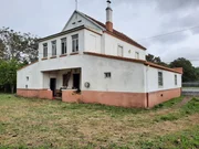 Se vende casa para reformar con gran finca en el val, narón