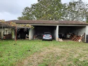 Se vende casa para reformar con gran finca en el val, narón