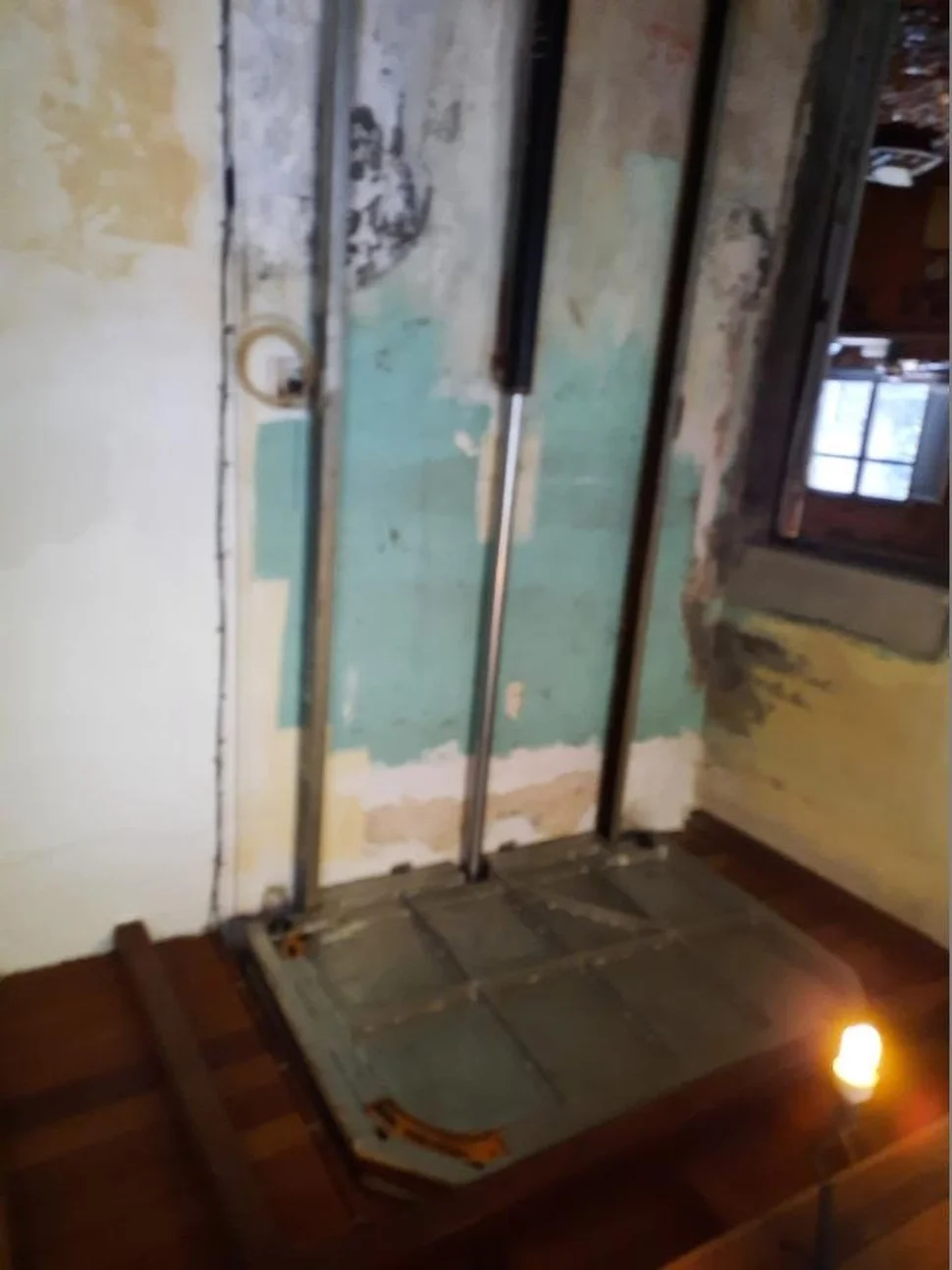 Se vende casa para reformar con gran finca en el val, narón