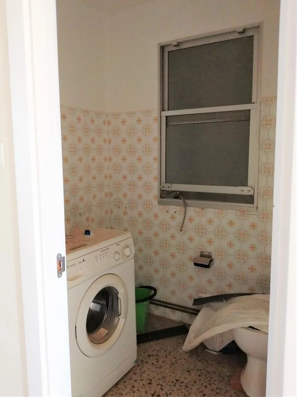 Se vende piso semireformado en canido