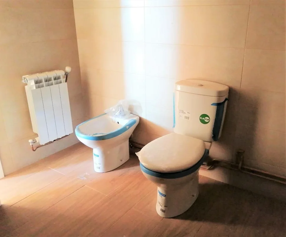 Se vende piso semireformado en canido