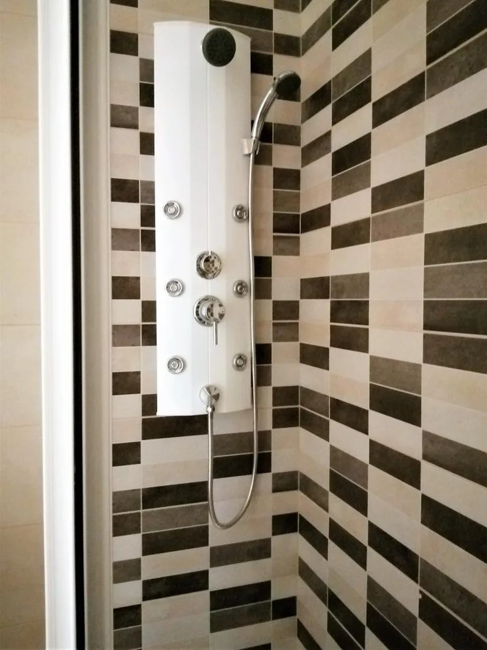 Se vende piso semireformado en canido