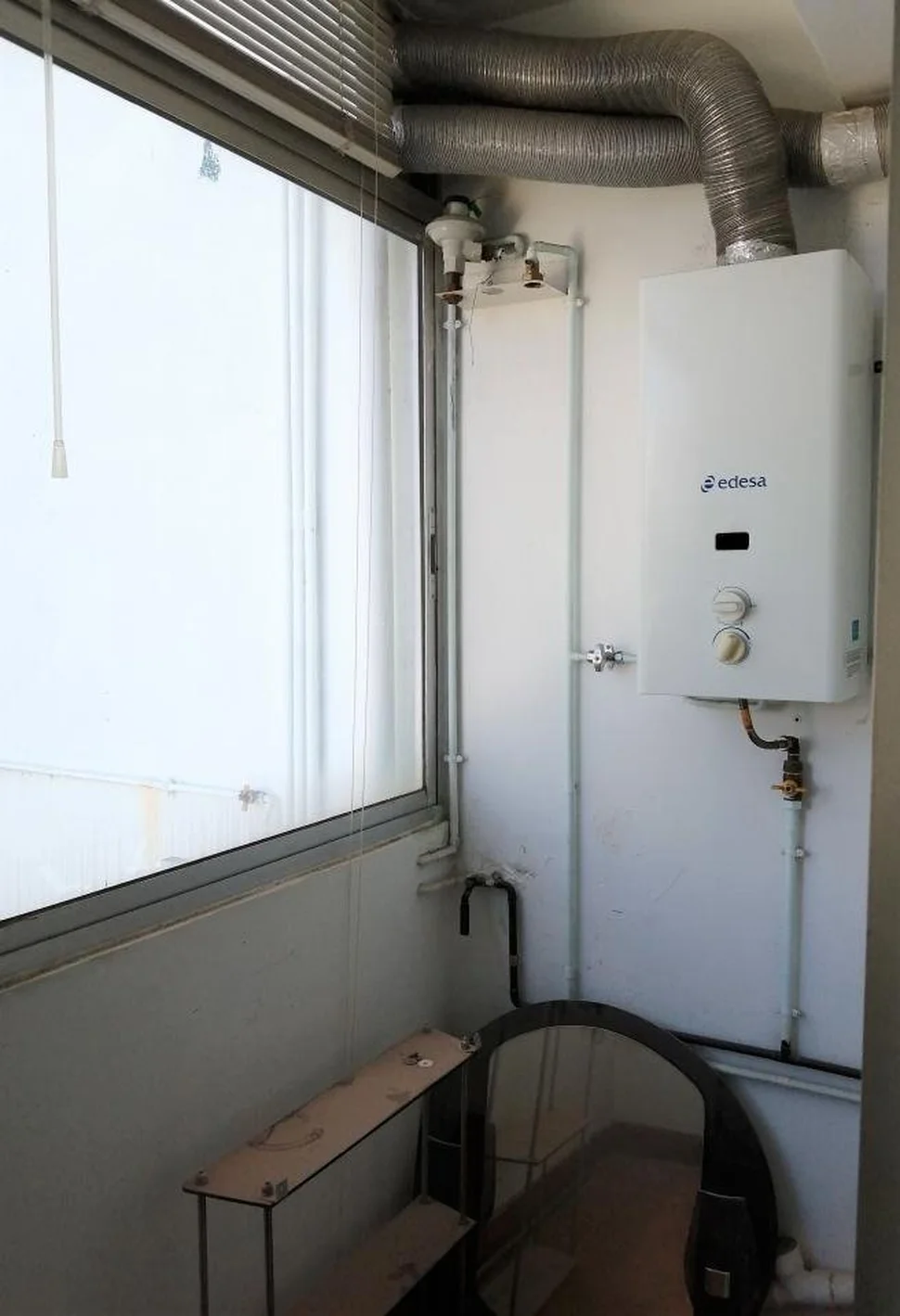 Se vende piso semireformado en canido