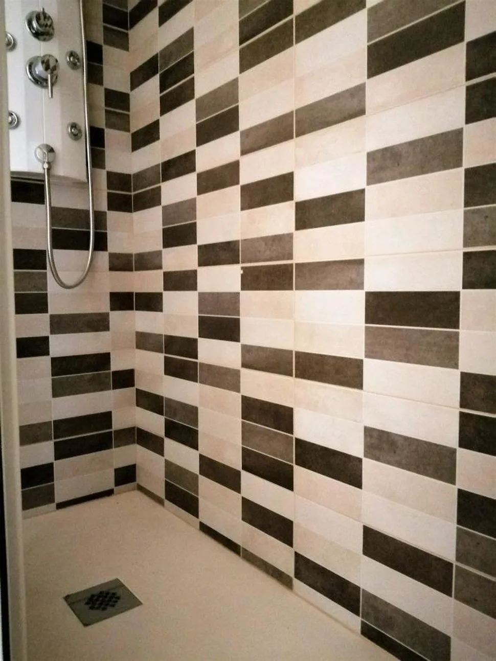 Se vende piso semireformado en canido