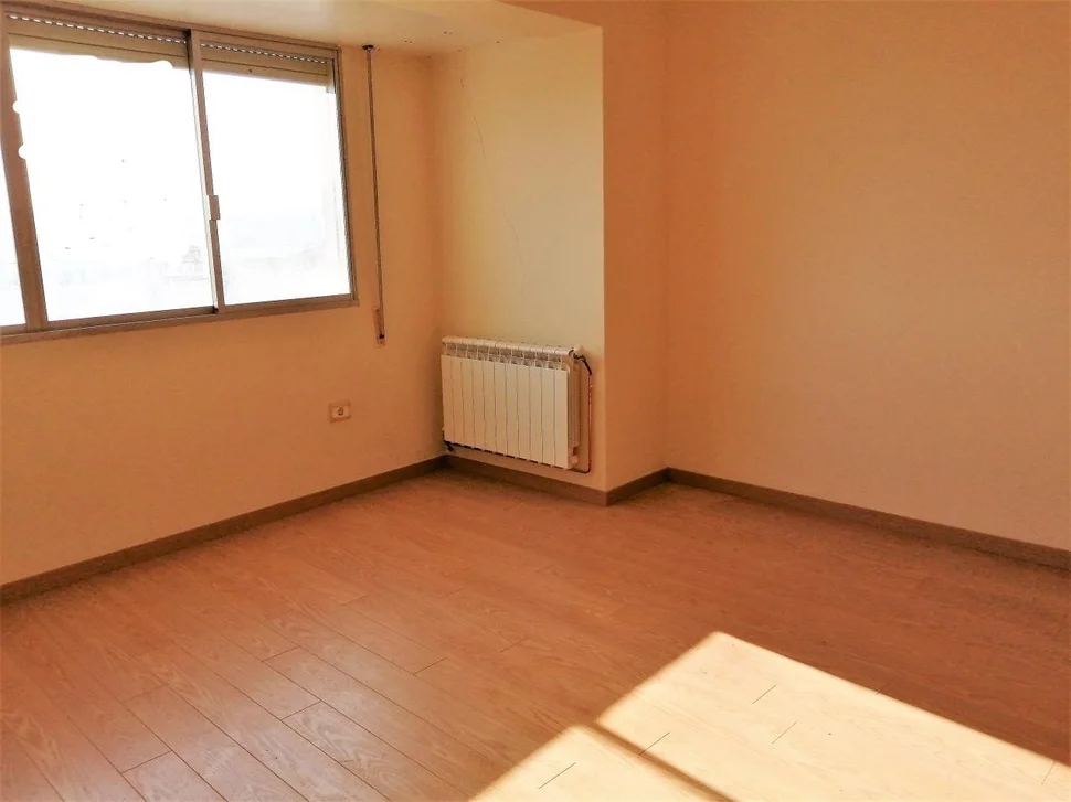 Se vende piso semireformado en canido