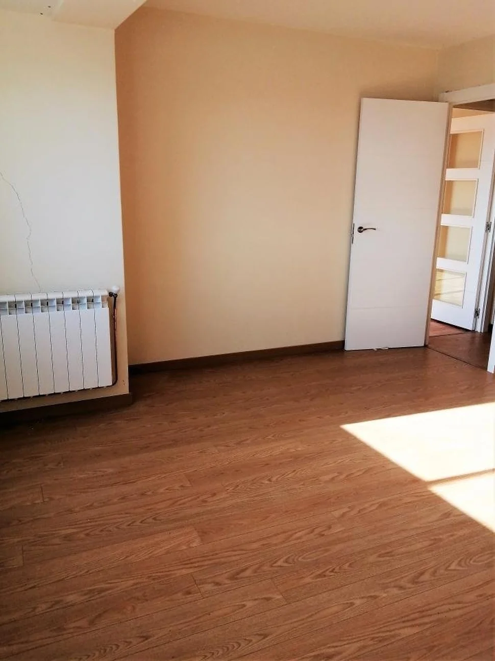 Se vende piso semireformado en canido