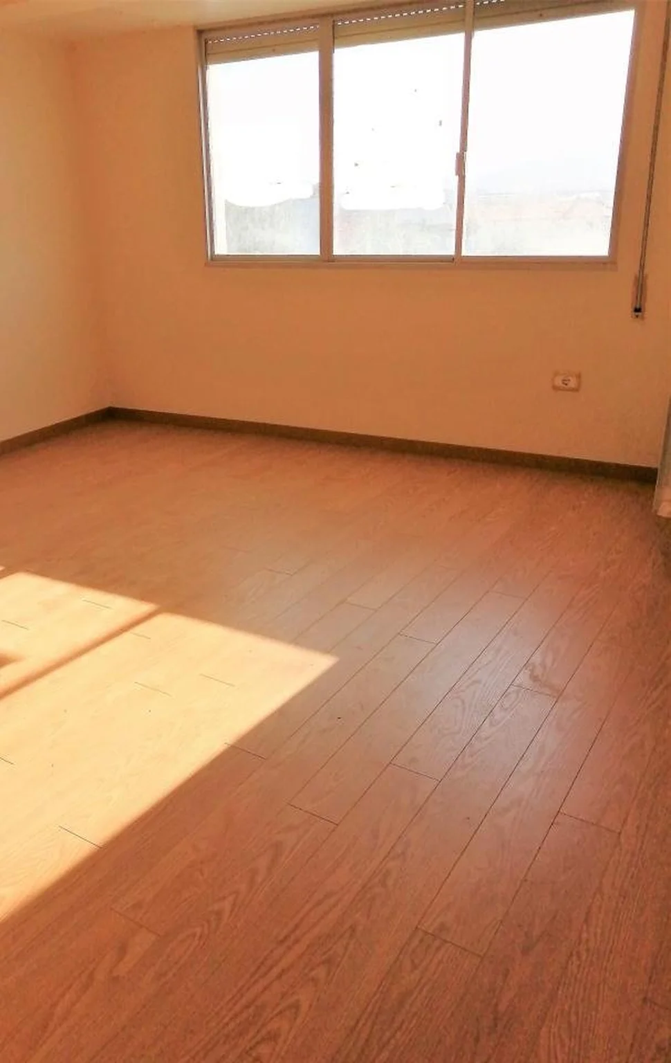 Se vende piso semireformado en canido