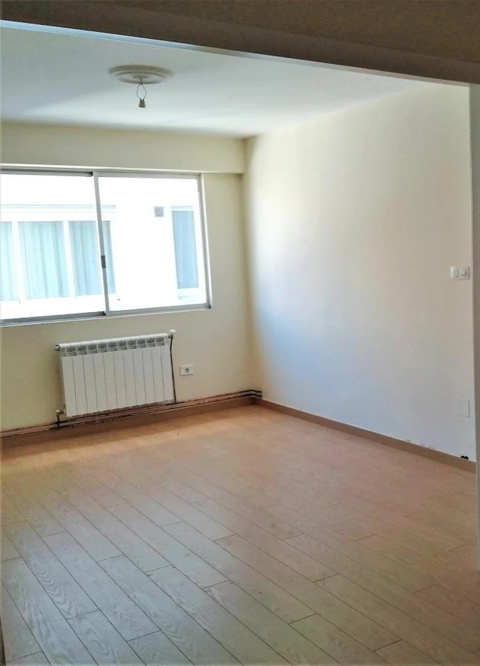 Se vende piso semireformado en canido