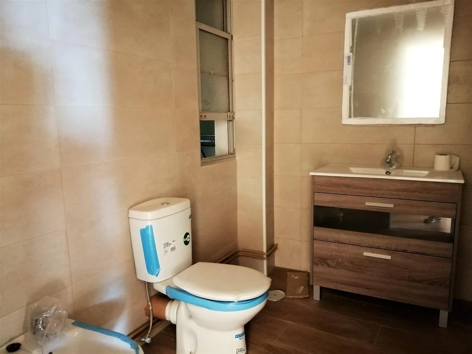 Se vende piso semireformado en canido