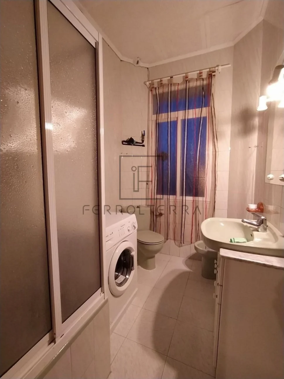 Piso semiamueblado en viviendas de marina