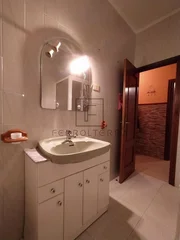 Piso semiamueblado en viviendas de marina