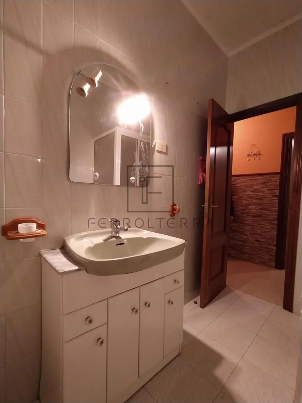 Piso semiamueblado en viviendas de marina