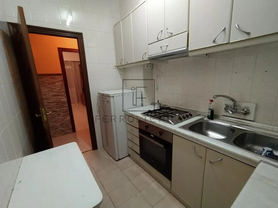 Piso semiamueblado en viviendas de marina