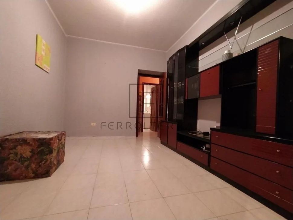 Piso semiamueblado en viviendas de marina