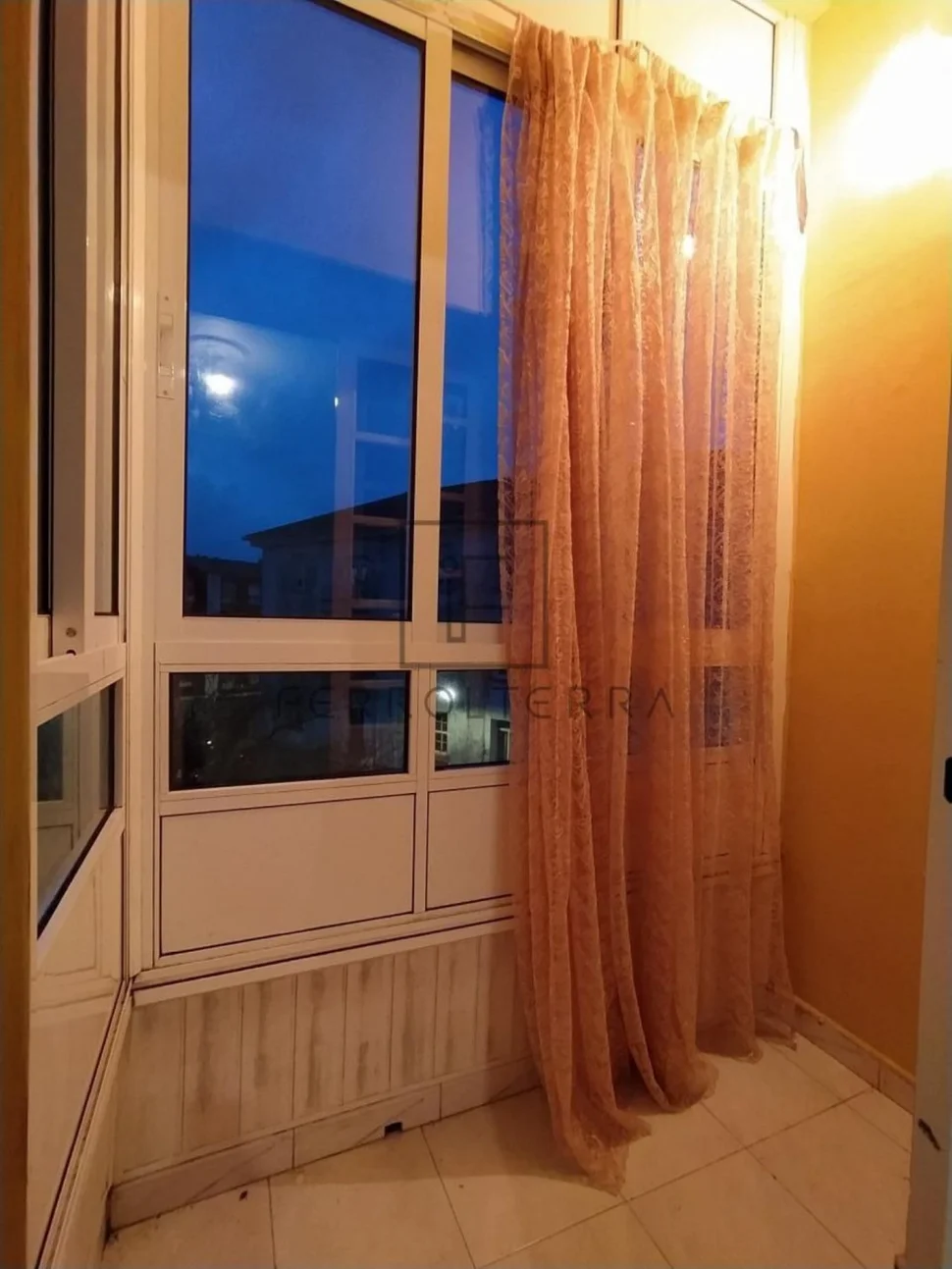 Piso semiamueblado en viviendas de marina