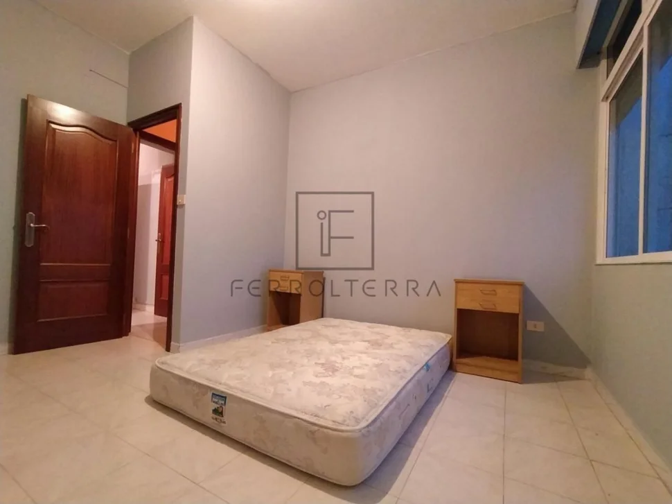 Piso semiamueblado en viviendas de marina