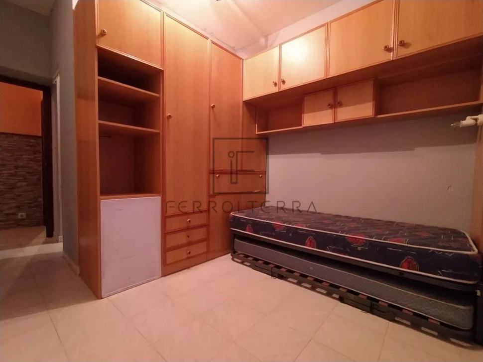 Piso semiamueblado en viviendas de marina