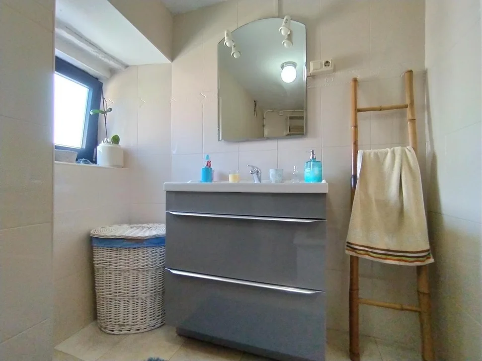 Se vende casa adosada con piscina en doso, narón