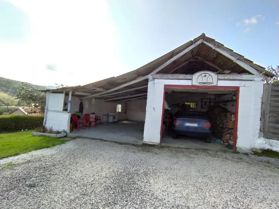 Se vende casa adosada con piscina en doso, narón