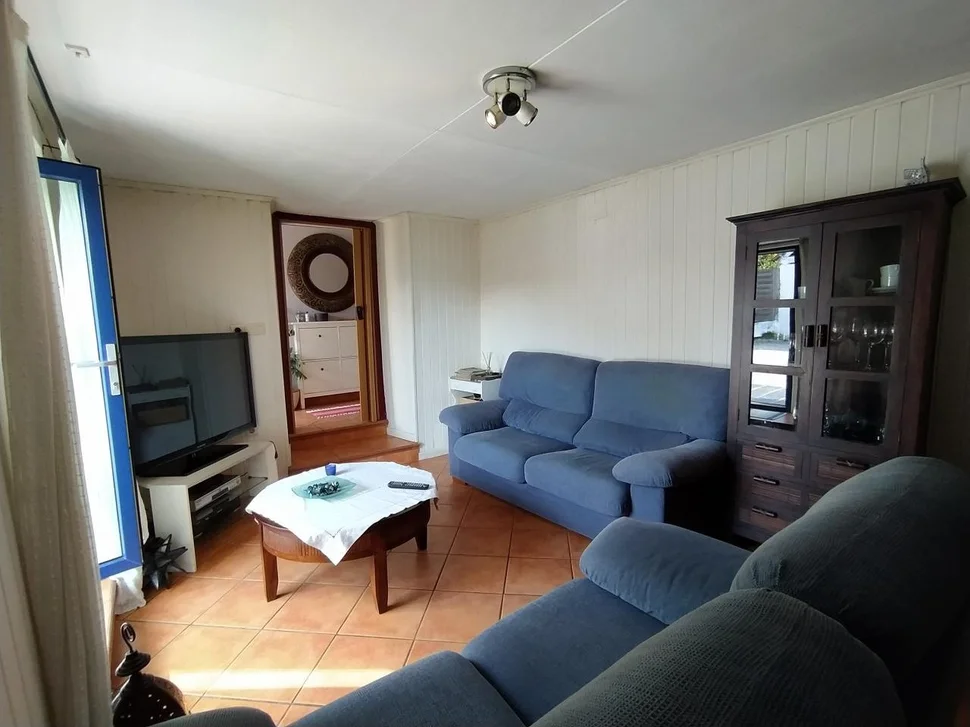 Se vende casa adosada con piscina en doso, narón